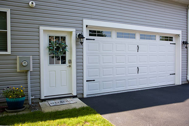24/7 Emergency Garage Door Panel Replacement experts in Apple Valley, UT